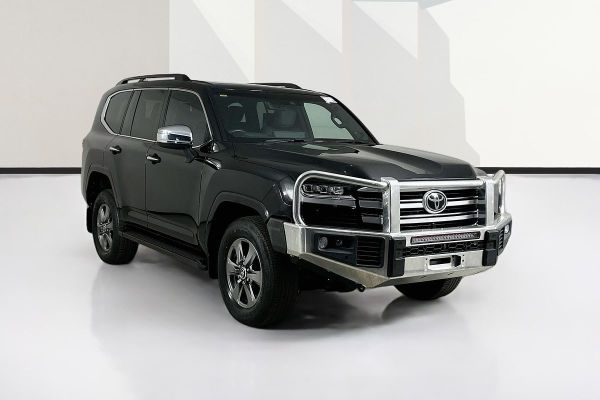 2022 Toyota Landcruiser FJA300R Sahara image