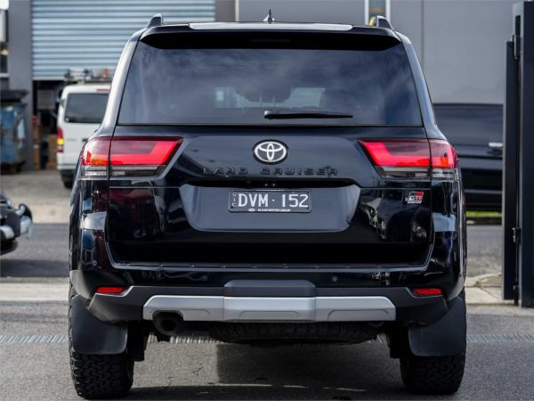 2024 Toyota Landcruiser FJA300R GR Sport image