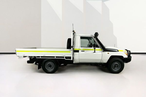2021 Toyota Landcruiser VDJ79R Workmate image