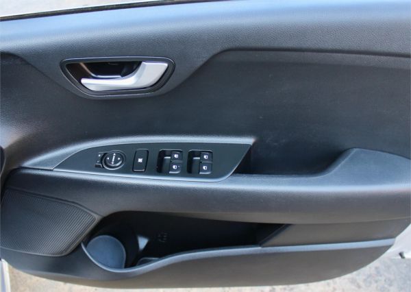 2022 Kia Rio YB S image