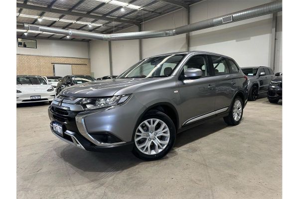 2020 Mitsubishi Outlander ZL ES image