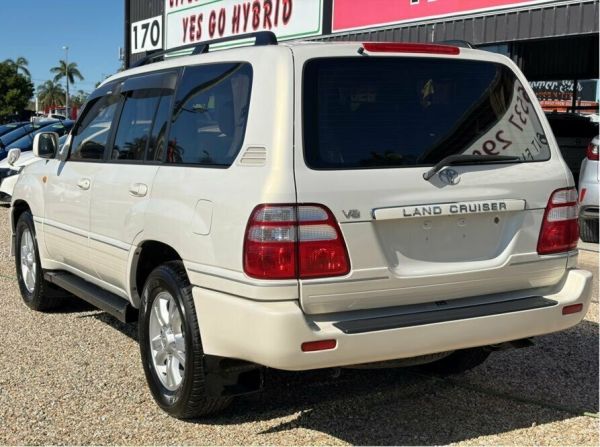 2000 Toyota Landcruiser FZJ105R GXL (4x4) White 4 Speed Automatic 4x4 Wagon image