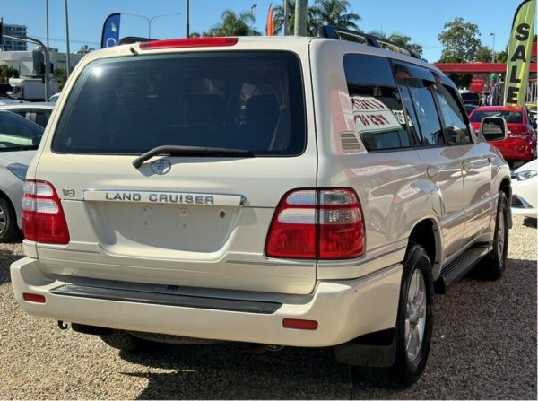 2000 Toyota Landcruiser FZJ105R GXL (4x4) White 4 Speed Automatic 4x4 Wagon image