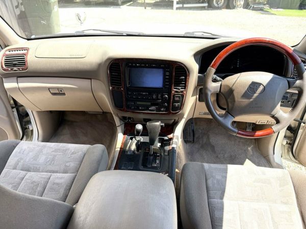 2000 Toyota Landcruiser FZJ105R GXL (4x4) White 4 Speed Automatic 4x4 Wagon image