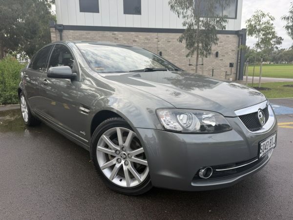 2012 Holden Calais VE II MY12.5 Black 6 Speed Automatic Sedan image