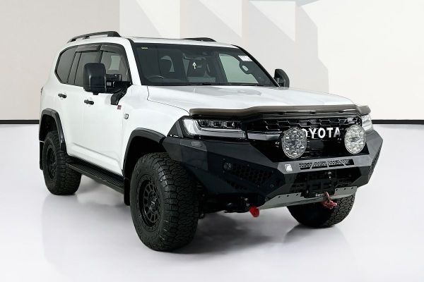 2023 Toyota Landcruiser FJA300R GR Sport image