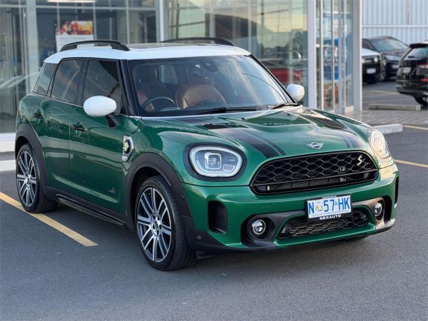 2021 MINI Countryman F60 LCI SE MINI Yours image
