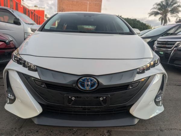 2022 TOYOTA PRIUS plug in (HYBRID) image