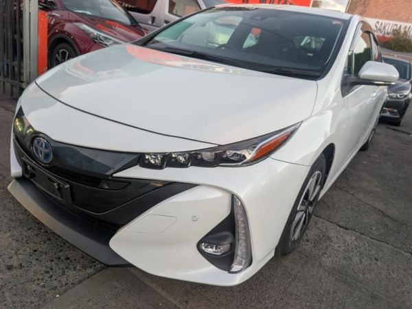 2022 TOYOTA PRIUS plug in (HYBRID) image