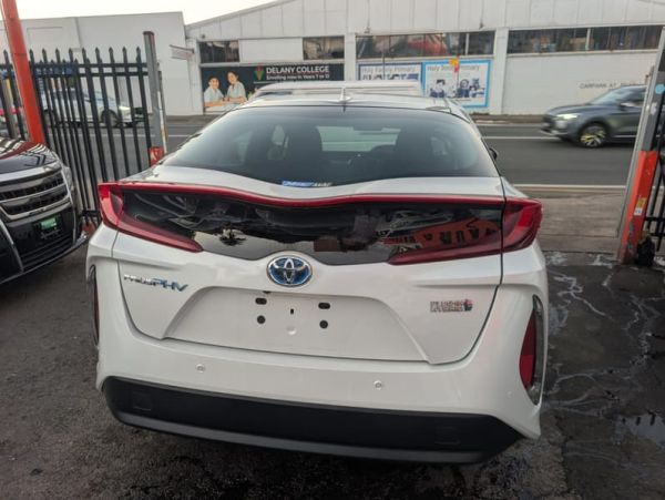 2022 TOYOTA PRIUS plug in (HYBRID) image