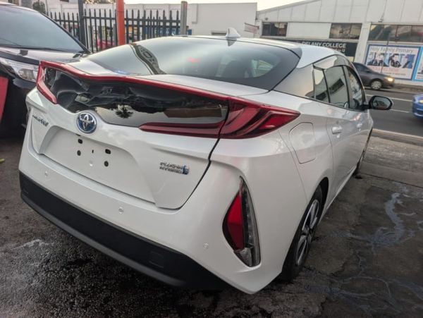 2022 TOYOTA PRIUS plug in (HYBRID) image