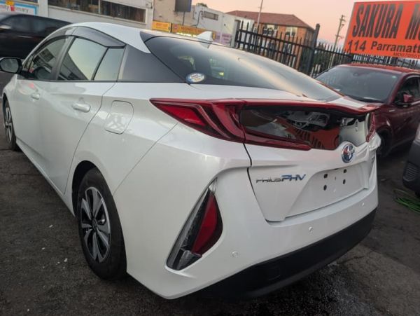2022 TOYOTA PRIUS plug in (HYBRID) image