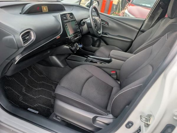 2022 TOYOTA PRIUS plug in (HYBRID) image