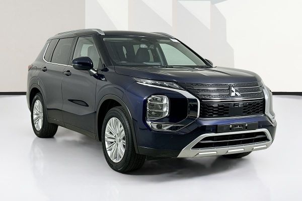 2024 Mitsubishi Outlander ZM LS image
