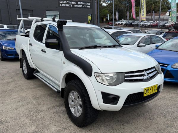 2014 MITSUBISHI TRITON DOUBLE CAB UTILITY MN MY15 GLX (4x4) image
