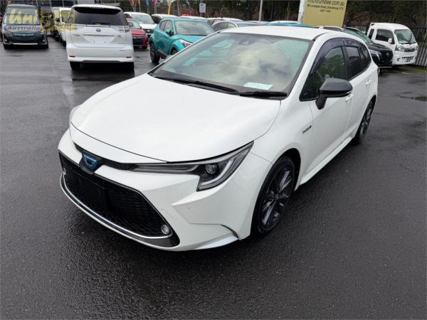 2020 Toyota Corolla Wagon ZWE211W Touring WxB Hybrid image