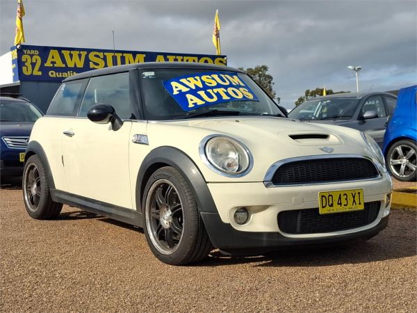 2007 MINI Hatch Hatchback R56 Cooper S image