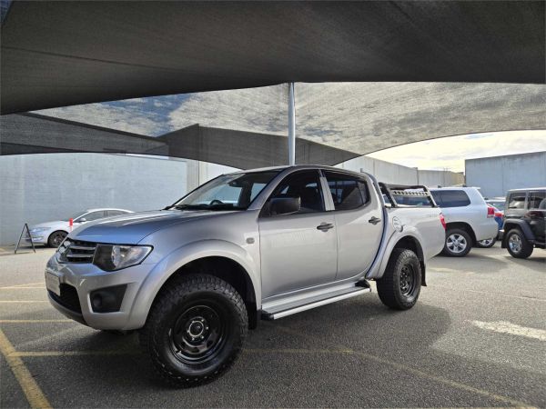 2014 Mitsubishi Triton Utility MN MY15 GLX image