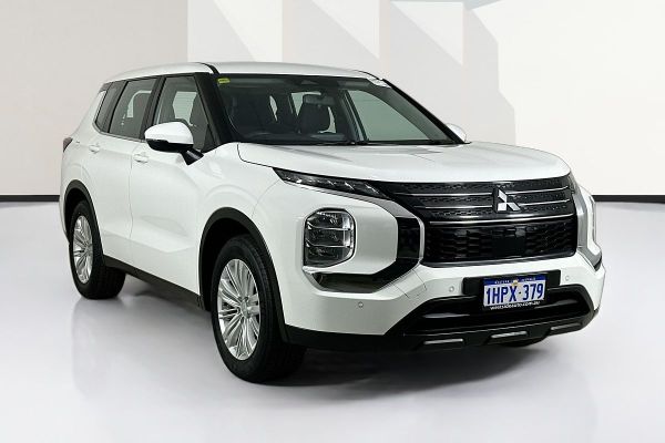 2023 Mitsubishi Outlander ZM ES image