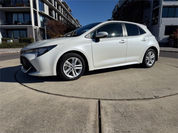 2018 Toyota Corolla Hatchback MZEA12R Ascent Sport image