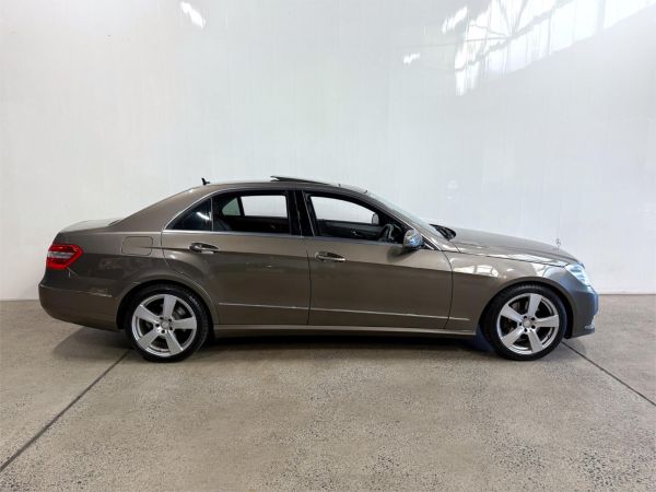 2010 MERCEDES-BENZ E350 4D SEDAN 212 AVANTGARDE image