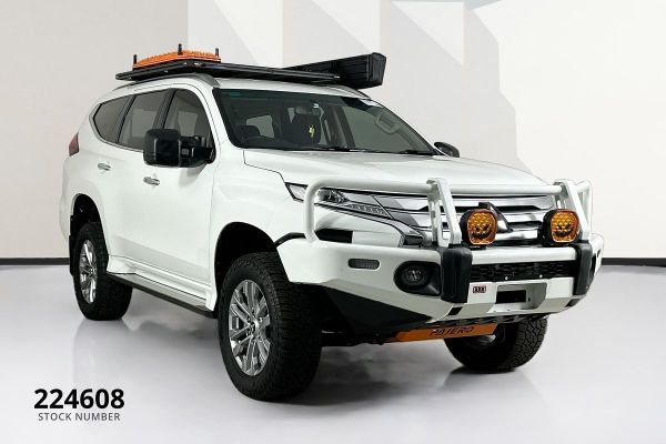 2022 Mitsubishi Pajero Sport QF GLX image