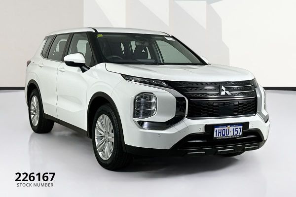2022 Mitsubishi Outlander ZM ES image