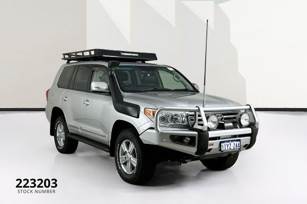 2012 Toyota LANDCRUISER SAHARA (4x4) VDJ200R MY12 image