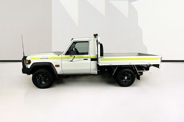 2024 Toyota Landcruiser GDJL79R GX image