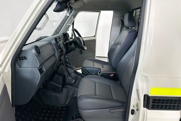 2024 Toyota Landcruiser GDJL79R GX image