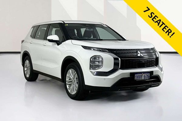2023 Mitsubishi Outlander ZM ES image