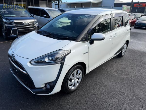 2018 Toyota Sienta Wagon NHP170G Hybrid image