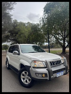 2003 Toyota Landcruiser Prado Wagon GRJ120R Grande image