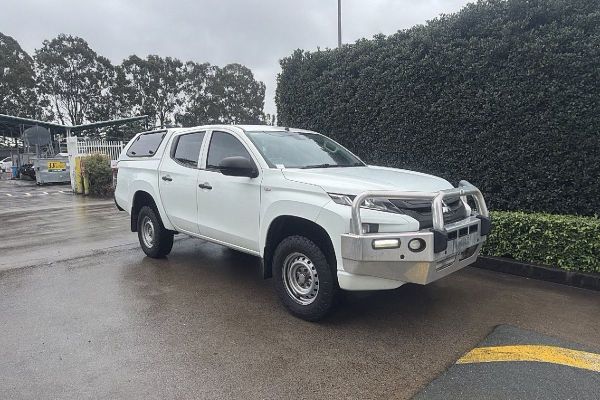 2019 Mitsubishi Triton MR GLX image