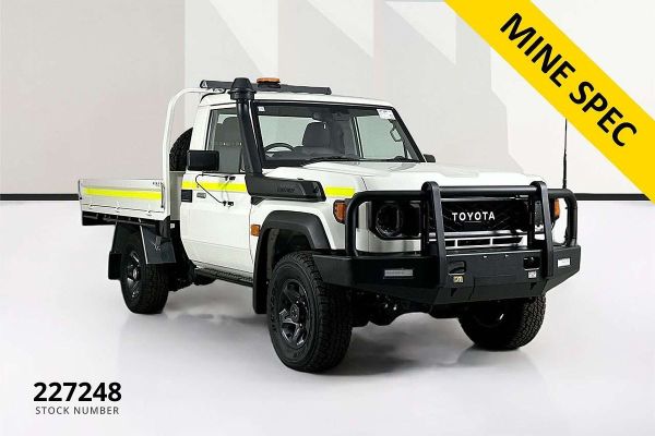 2024 Toyota Landcruiser GDJL79R Workmate image