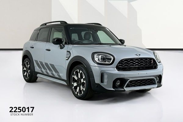 2022 MINI Countryman F60 LCI S MINI Yours image