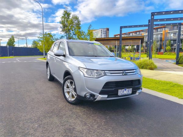 2014 MITSUBISHI OUTLANDER 4D WAGON ZJ MY14.5 ES (4x2) image