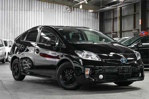 2015 Toyota Prius Sedan ZVW30 S image