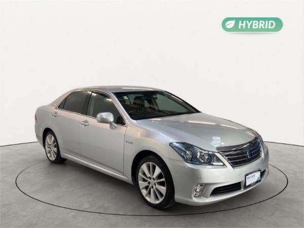 2011 Toyota Crown Sedan Hybrid image