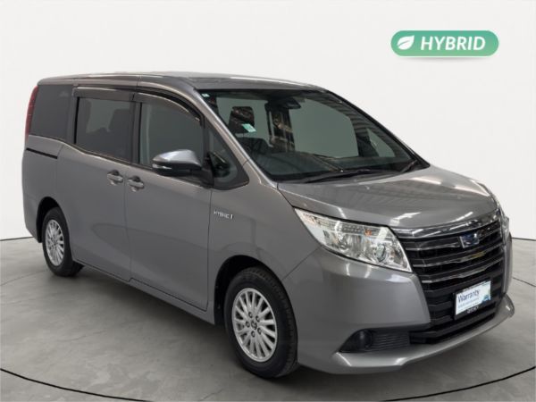 2016 Toyota Noah People Mover Hybrid X image