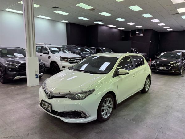 2017 Toyota Corolla Hatchback ZRE182R Ascent Sport image
