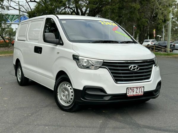 2018 Hyundai iLOAD TQ3-V Series II MY18 White 5 Speed Automatic Van image