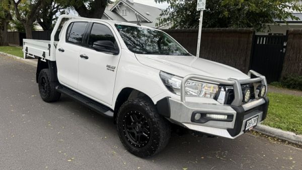 2018 Toyota Hilux GUN126R MY19 SR (4x4) Vanilla White 6 Speed Automatic Double Cab Pick Up image