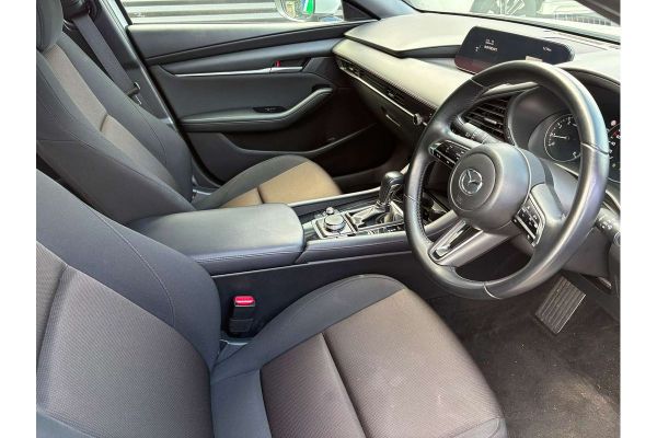 2024 Mazda 3 BP G20 Pure image
