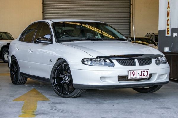 2002 Holden Commodore VX II Executive White 4 Speed Automatic Sedan image