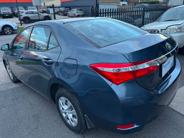 2015 Toyota Corolla Sedan image