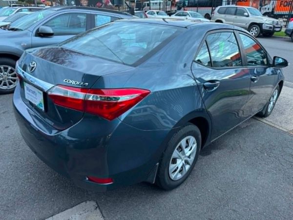 2015 Toyota Corolla Sedan image