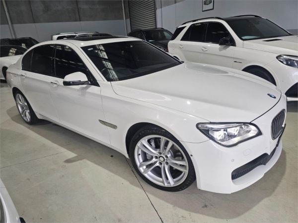 2013 BMW 7 Series Sedan F01 LCI 740i image