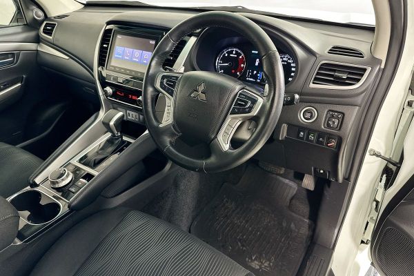 2020 Mitsubishi Pajero Sport QF GLX image