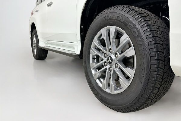2020 Mitsubishi Pajero Sport QF GLX image
